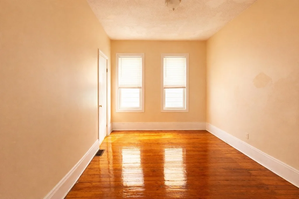 3 bed, 1 bath apartment for rent at 17 Langdon St Unit 17-1, Roxbury — photo 2 of 8