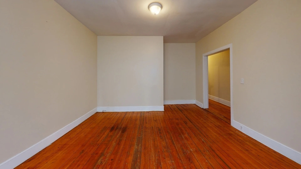 3 bed, 1 bath apartment for rent at 17 Langdon Unit 1, Roxbury — photo 3 of 9