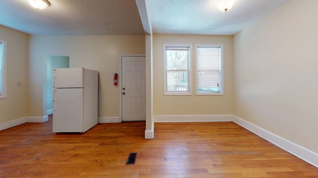 3 bed, 1 bath apartment for rent at 17 Langdon Unit 1, Roxbury — photo 2 of 9