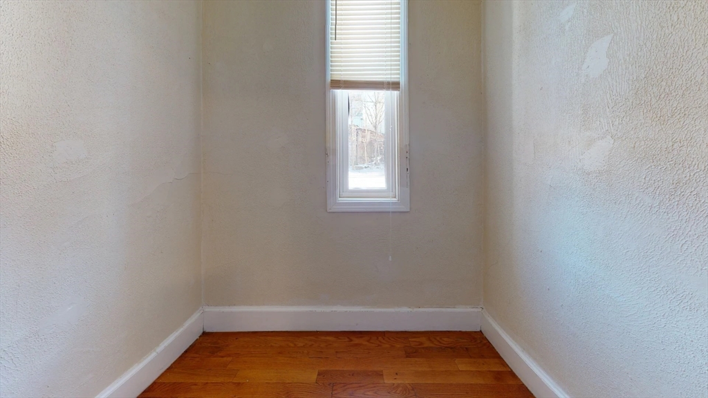 3 bed, 1 bath apartment for rent at 17 Langdon Unit 1, Roxbury — photo 7 of 9