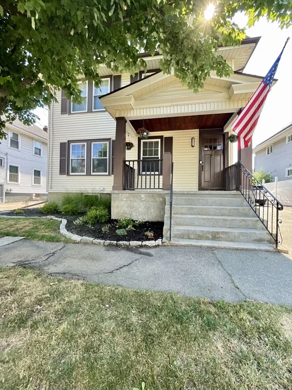 3 bed, 1 bath apartment for rent at 17 Laurel Rd Unit 2, Milton — photo 3 of 33