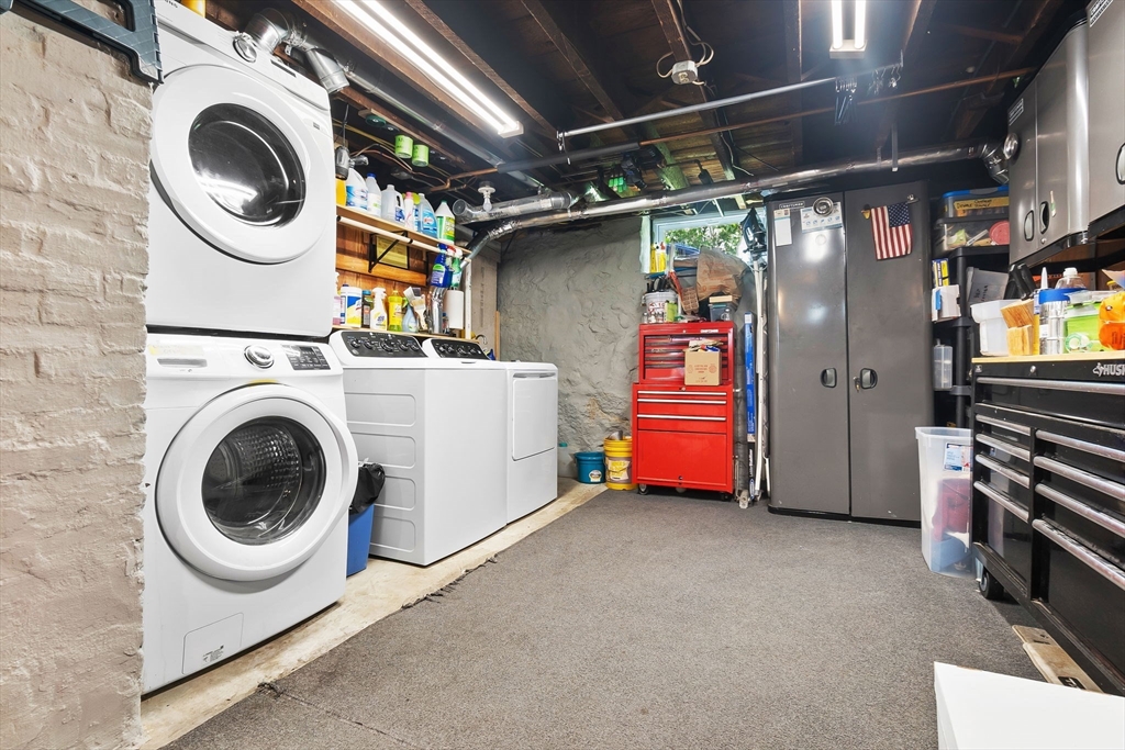 2 bed, 1 bath apartment for rent at 17 Lothrop St Unit 1, Beverly Cove — photo 17 of 22