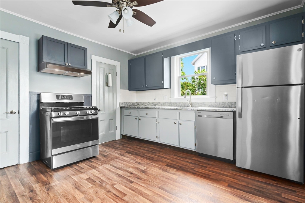 2 bed, 1 bath apartment for rent at 17 Lothrop St Unit 1, Beverly Cove — photo 7 of 22