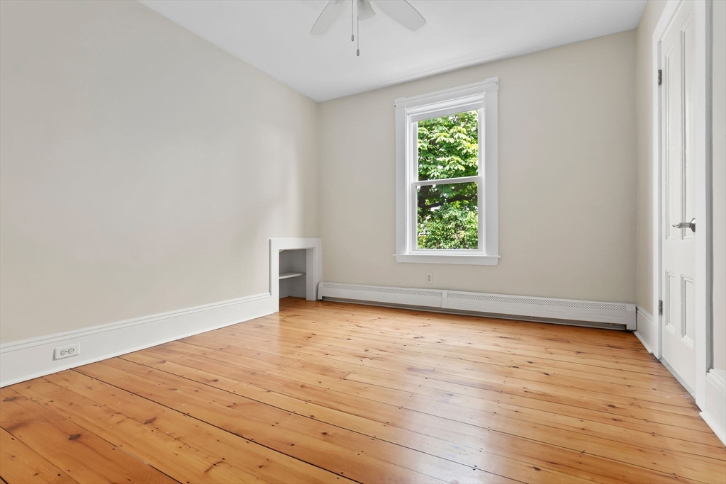 2 bed, 1 bath apartment for rent at 17 Lothrop St Unit 1, Beverly Cove — photo 13 of 22