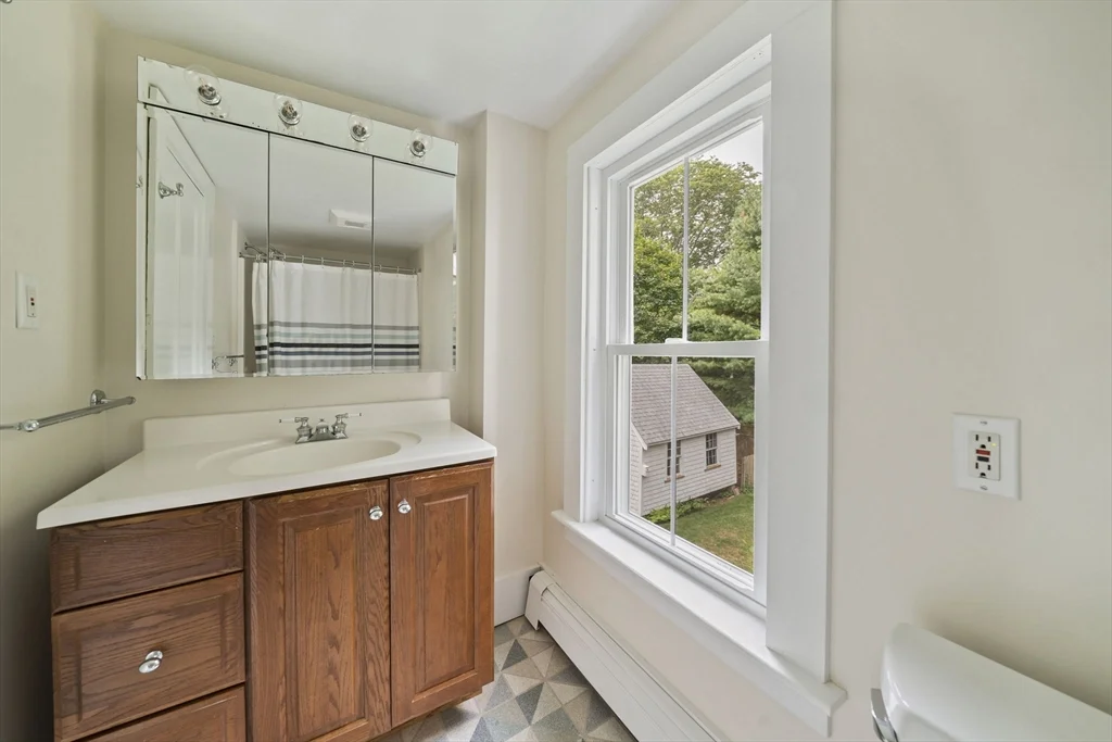 2 bed, 2 bath apartment for rent at 17 Lovers Ln, Duxbury — photo 25 of 42