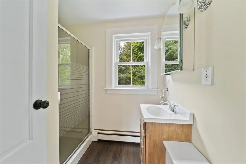2 bed, 2 bath apartment for rent at 17 Lovers Ln, Duxbury — photo 15 of 42