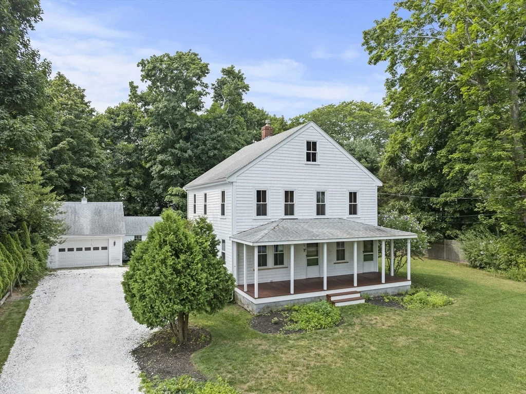 2 bed, 2 bath apartment for rent at 17 Lovers Ln, Duxbury — photo 1 of 42