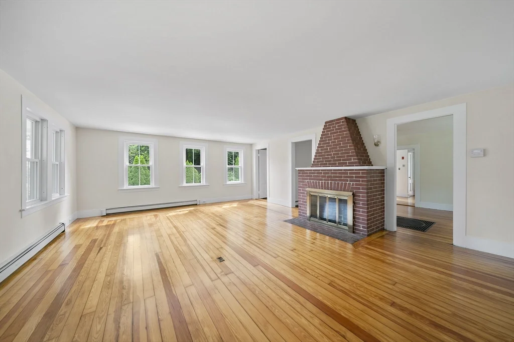 2 bed, 2 bath apartment for rent at 17 Lovers Ln, Duxbury — photo 6 of 42