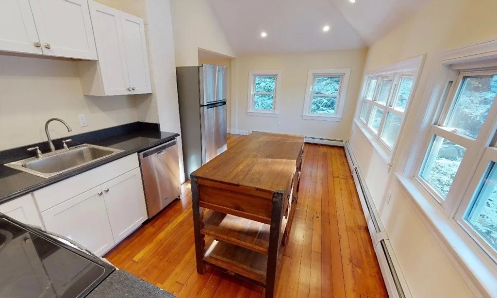 2 bed, 1 bath apartment for rent at 17 Lyndale Ave, West Gloucester — photo 3 of 20