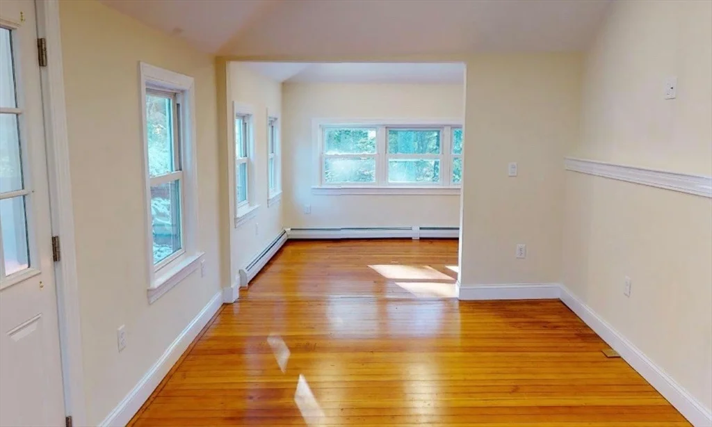 2 bed, 1 bath apartment for rent at 17 Lyndale Ave, West Gloucester — photo 5 of 20