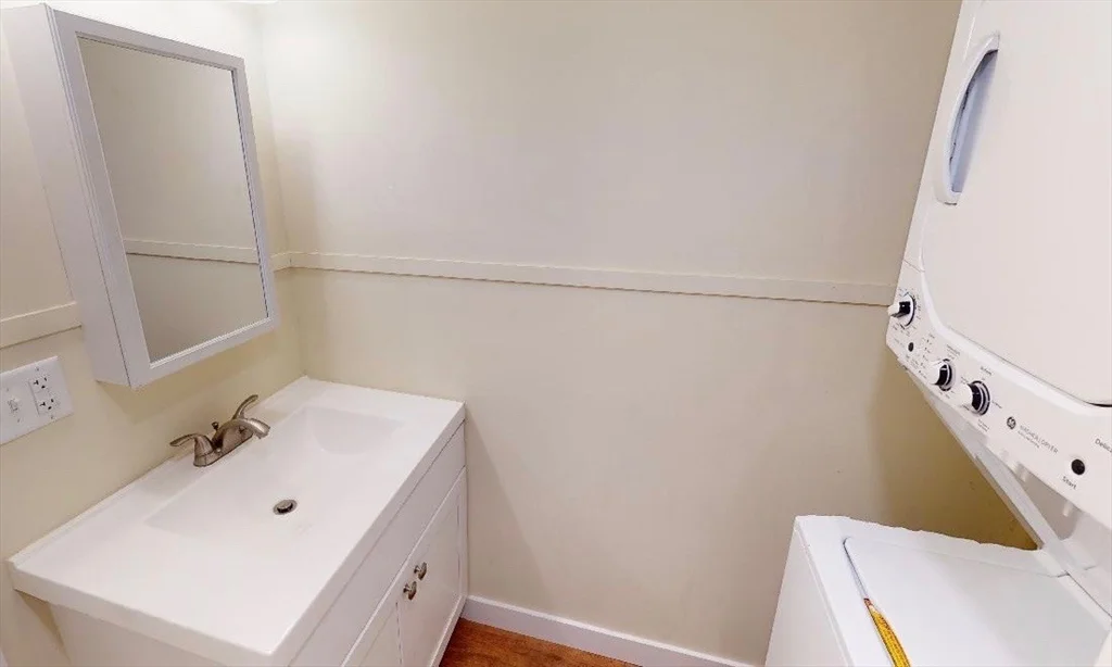 2 bed, 1 bath apartment for rent at 17 Lyndale Ave, West Gloucester — photo 18 of 20