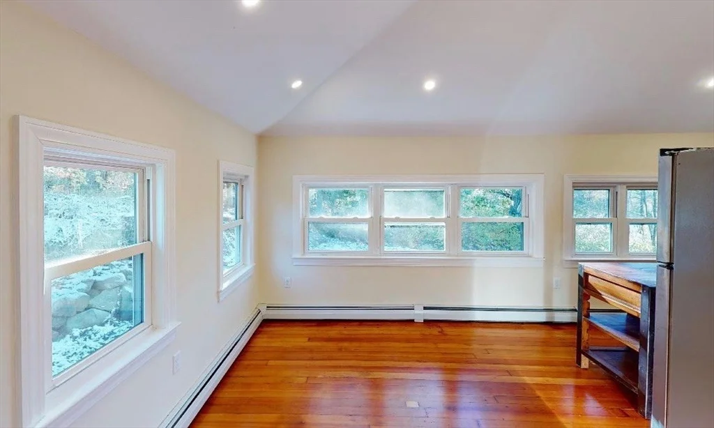 2 bed, 1 bath apartment for rent at 17 Lyndale Ave, West Gloucester — photo 4 of 20