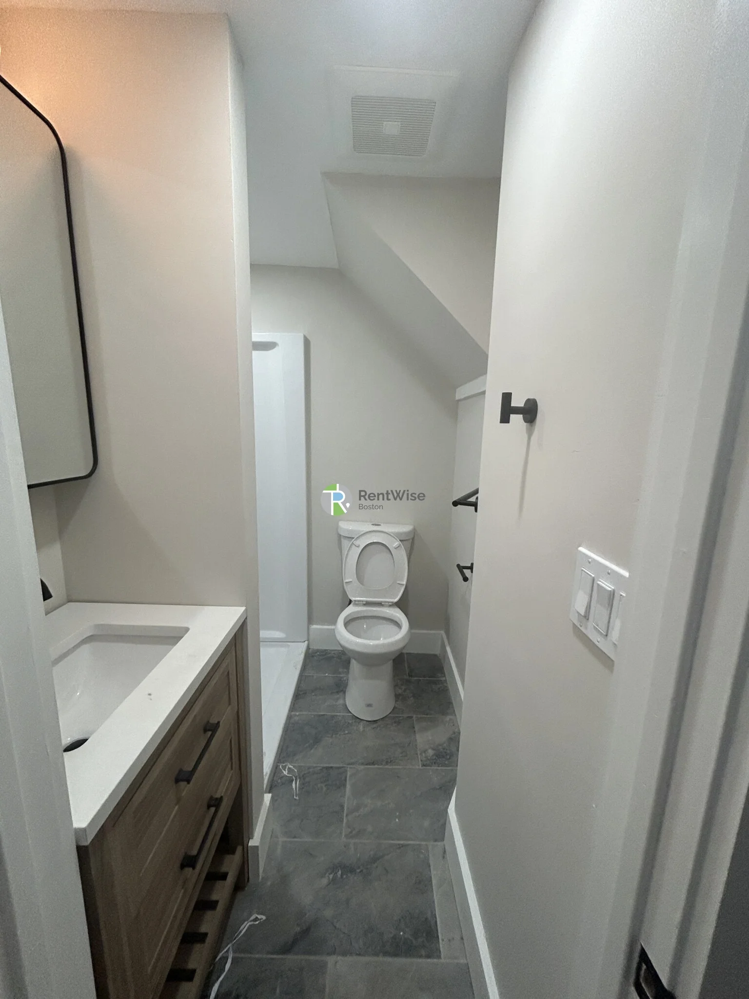 3 bed, 1 bath apartment for rent at 17 M St Unit B, South Boston — photo 9 of 26