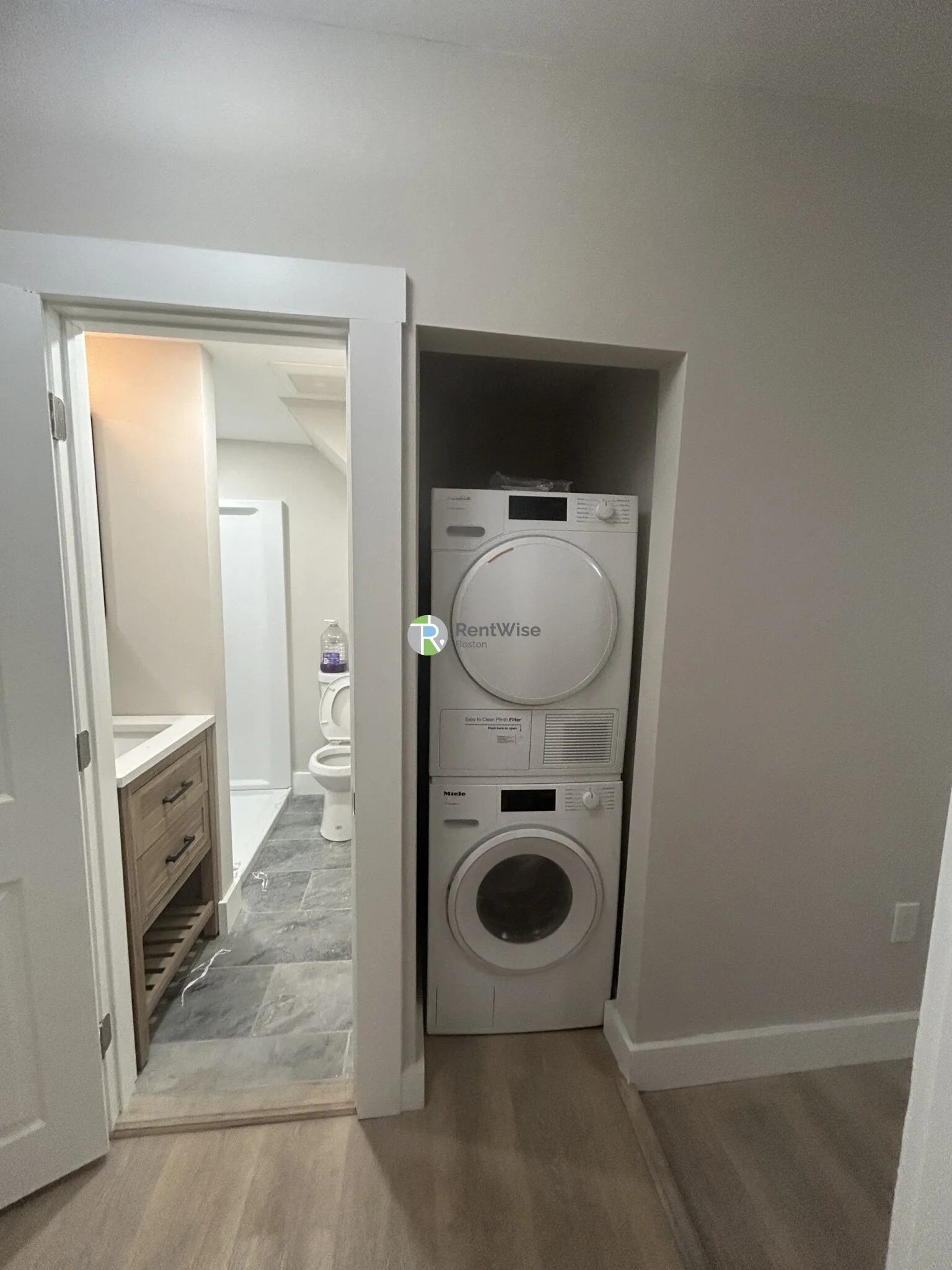 3 bed, 1 bath apartment for rent at 17 M St Unit B, South Boston — photo 8 of 26
