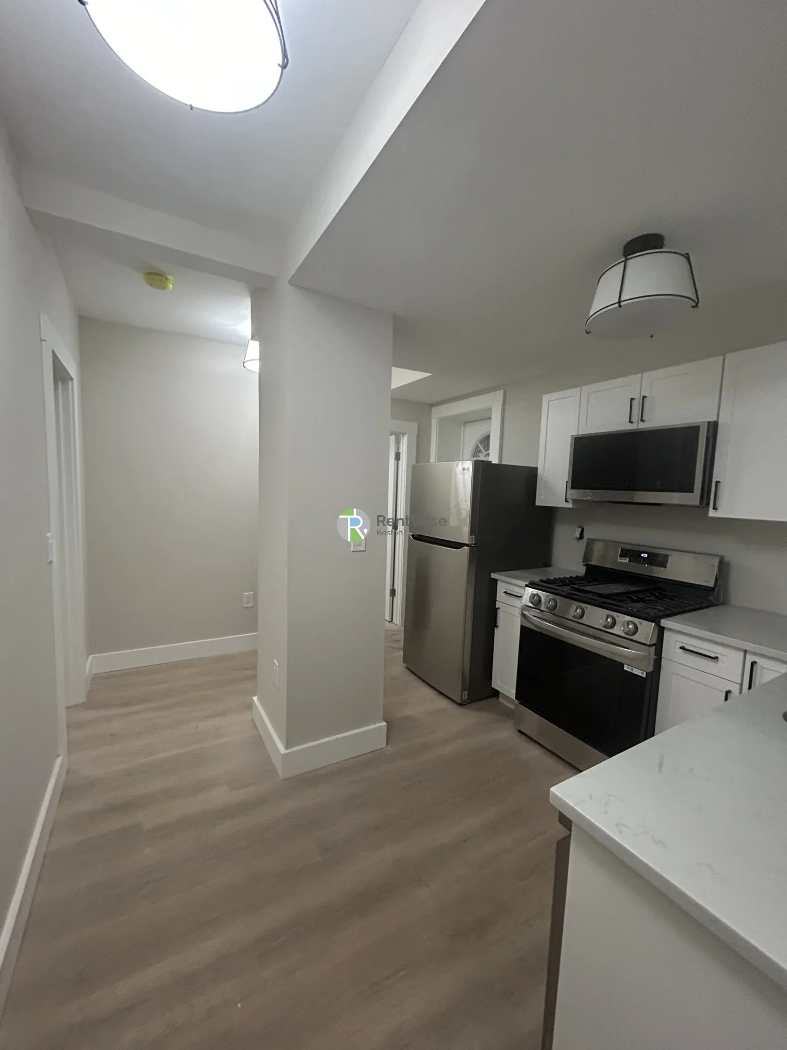 3 bed, 1 bath apartment for rent at 17 M St Unit B, South Boston