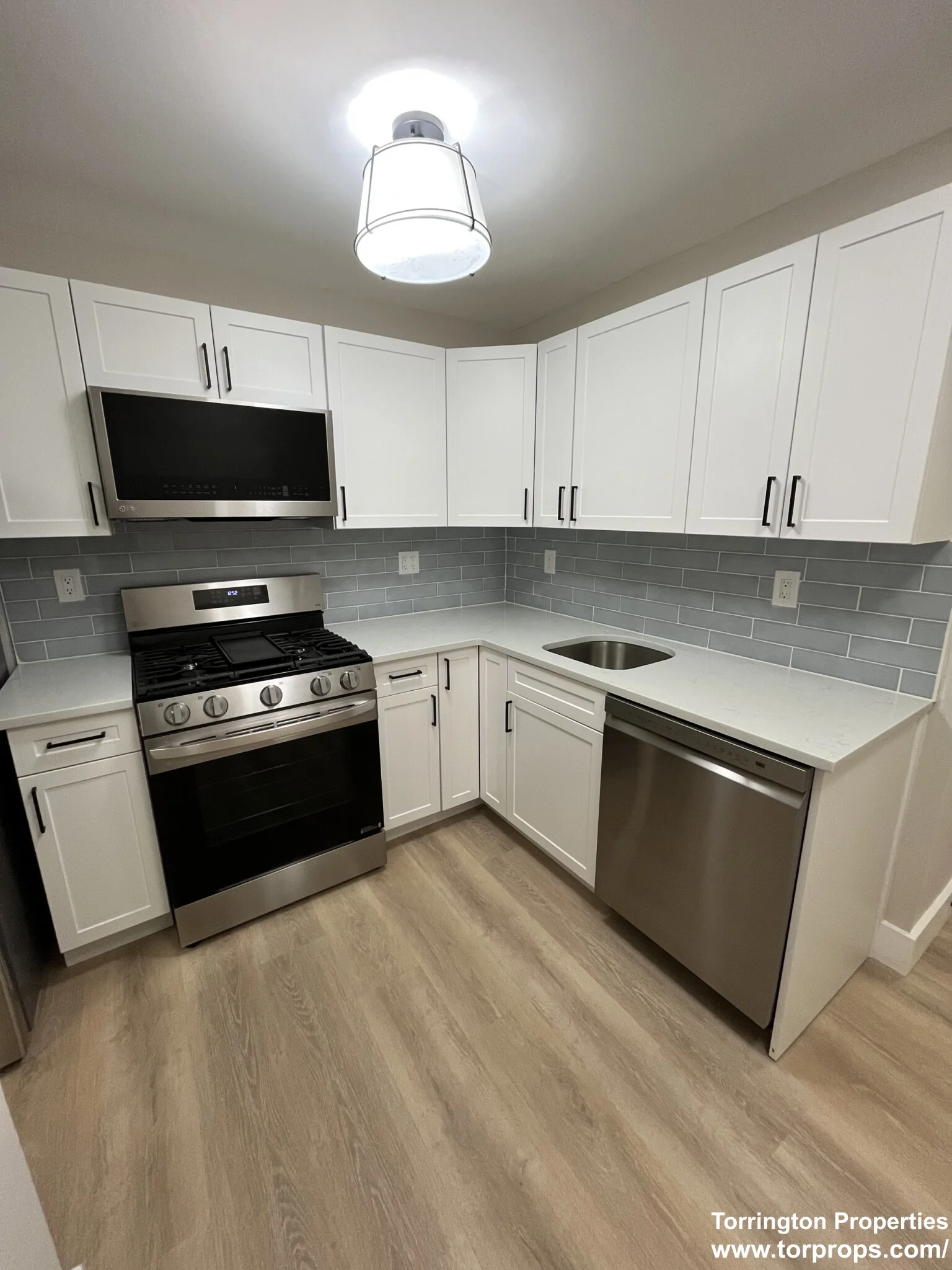 3 bed, 1 bath apartment for rent at 17 M St Unit B, South Boston — photo 19 of 26