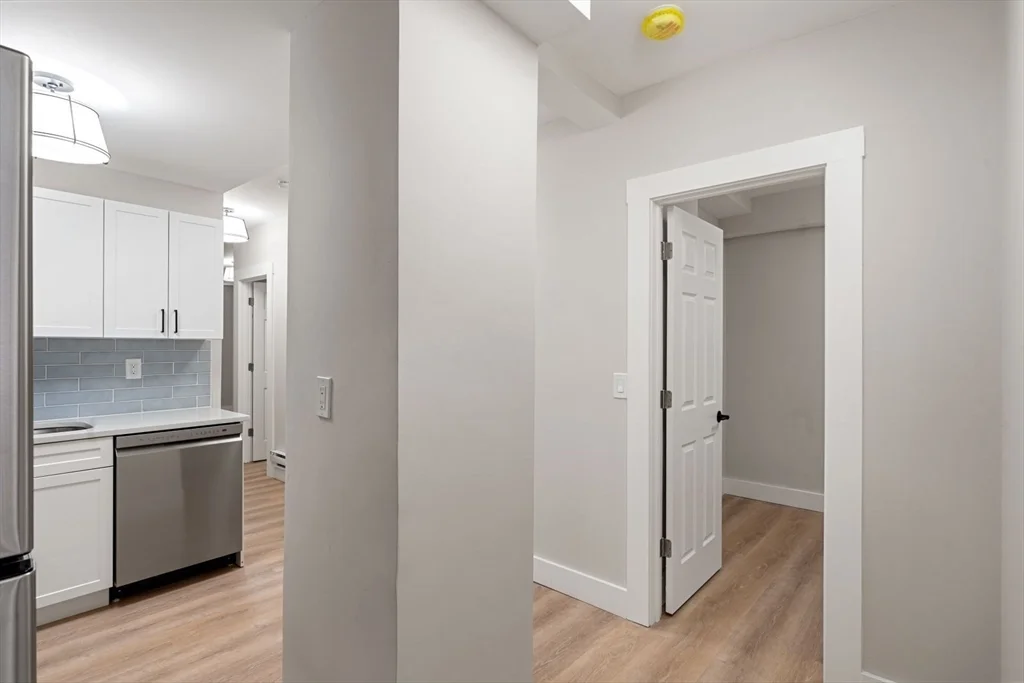 3 bed, 1 bath apartment for rent at 17 M St Unit G, South Boston — photo 3 of 25