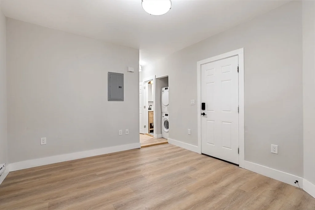3 bed, 1 bath apartment for rent at 17 M St Unit G, South Boston — photo 6 of 25