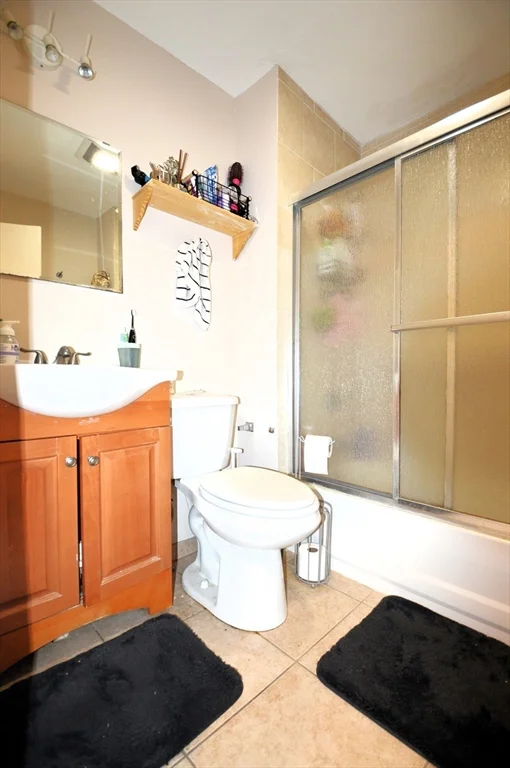 5 bed, 2 bath apartment for rent at 17 Mackin St Unit 17, Brighton — photo 8 of 9