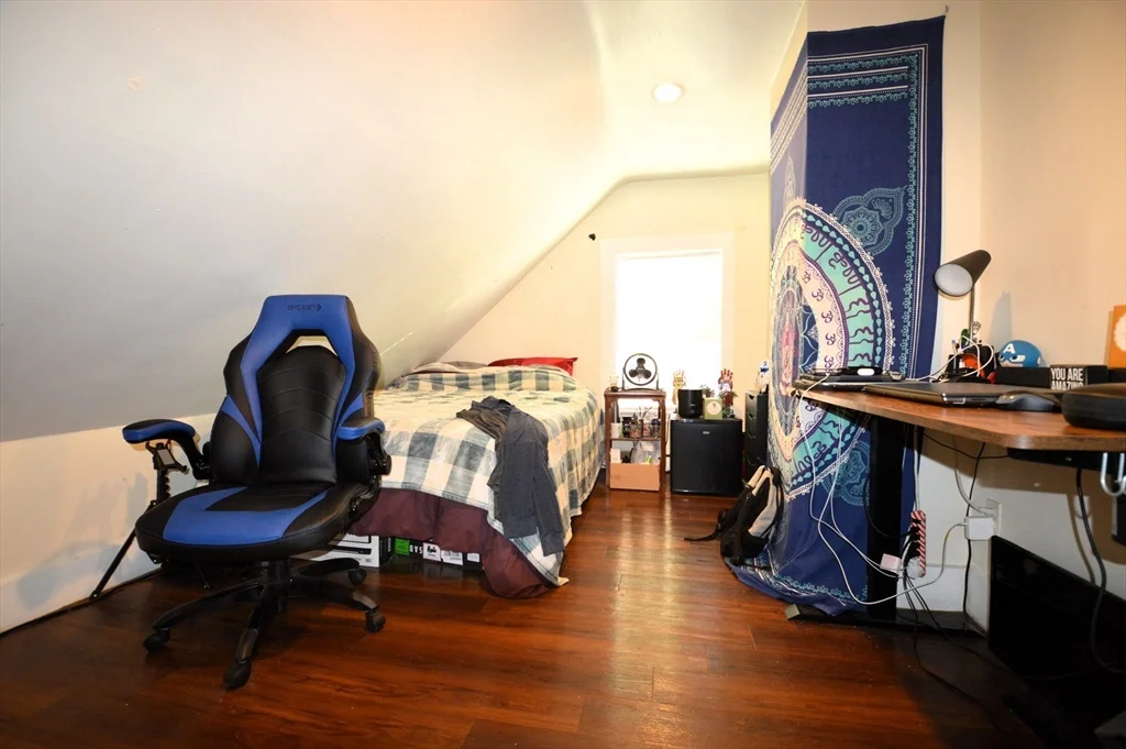 5 bed, 2 bath apartment for rent at 17 Mackin St Unit 17, Brighton — photo 5 of 9