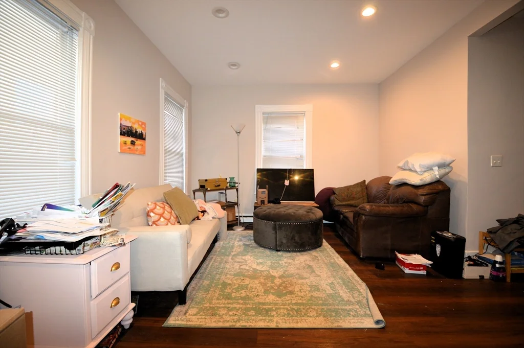 5 bed, 2 bath apartment for rent at 17 Mackin St Unit 17, Brighton — photo 2 of 9