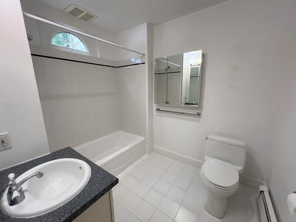 3 bed, 2 bath apartment for rent at 17 Maple St Unit 1, Auburndale — photo 13 of 18