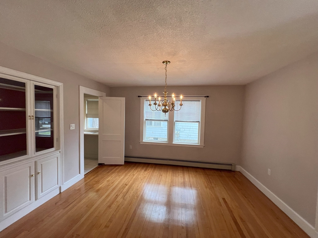 3 bed, 2 bath apartment for rent at 17 Maple St Unit 1, Auburndale — photo 5 of 18
