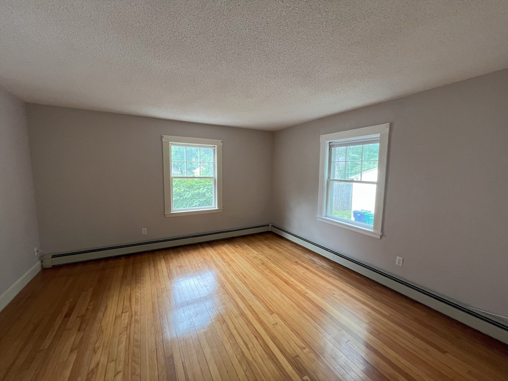 3 bed, 2 bath apartment for rent at 17 Maple St Unit 1, Auburndale — photo 10 of 18
