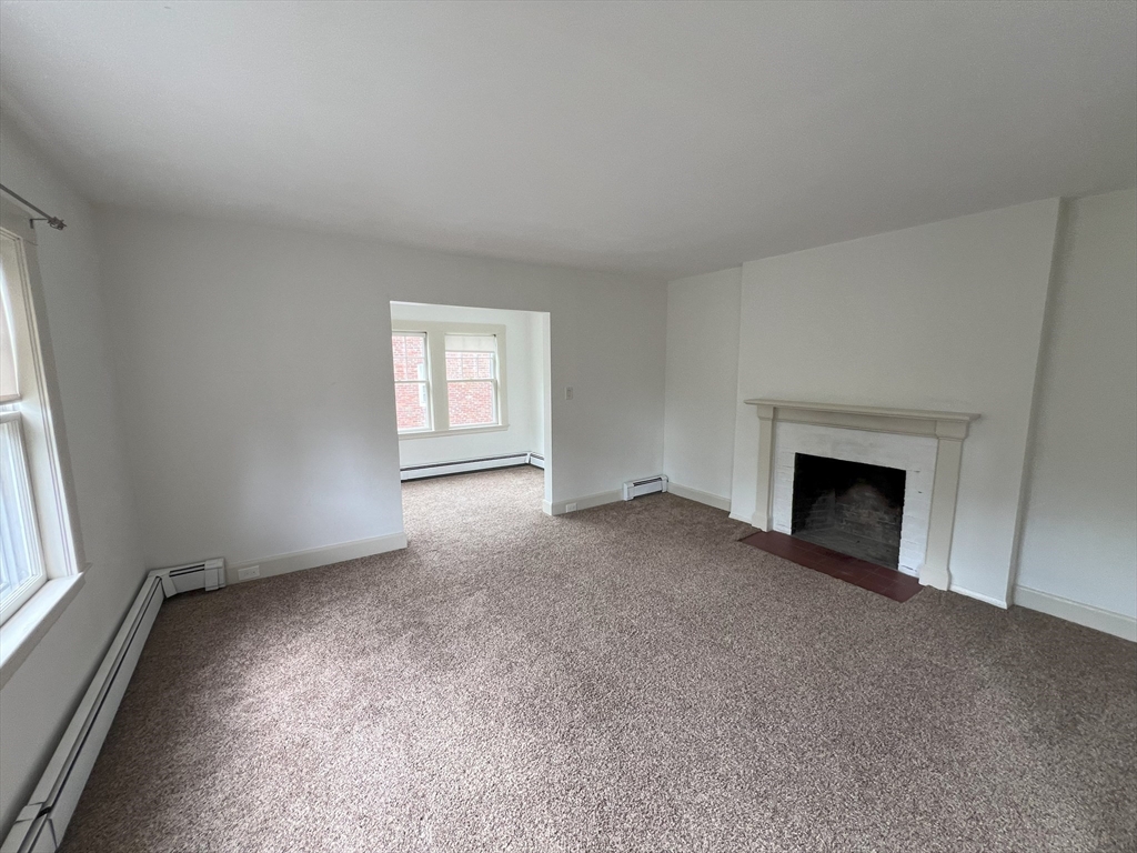 3 bed, 2 bath apartment for rent at 17 Maple St Unit 17, Auburndale — photo 2 of 22