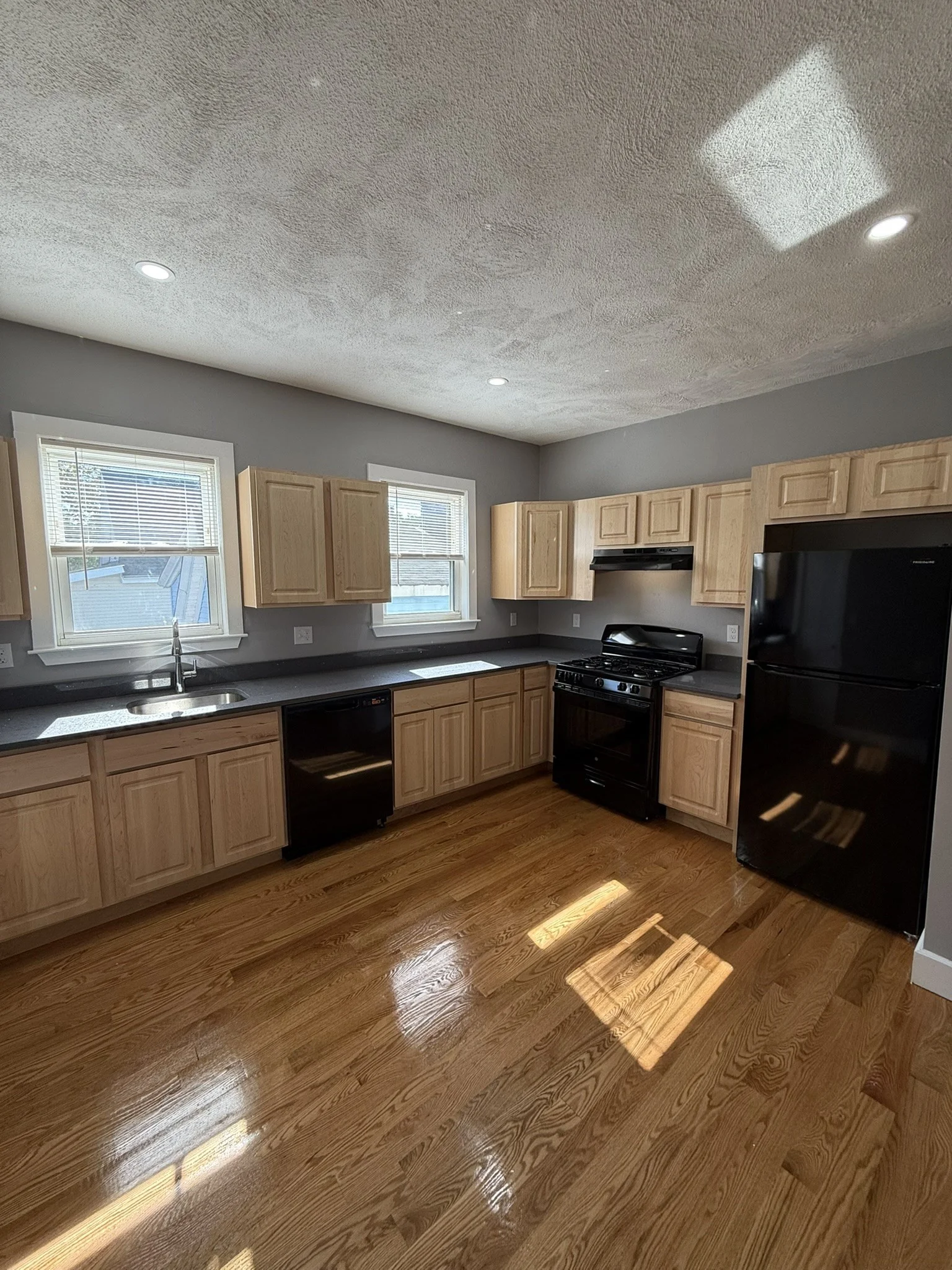 3 bed, 1 bath apartment for rent at 17 Marcy Rd Unit 2, Mattapan — photo 2 of 24