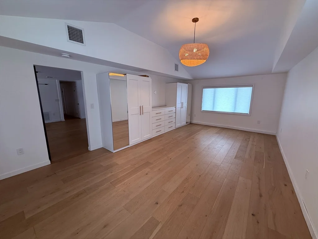 4 bed, 2 bath apartment for rent at 17 Margaret Rd, Stoneham — photo 6 of 9