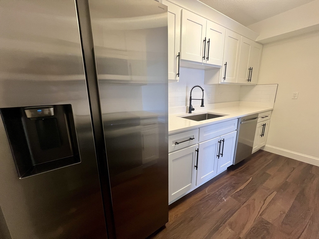 2 bed, 2 bath apartment for rent at 17 Margin St Unit 13, Lynn — photo 6 of 20