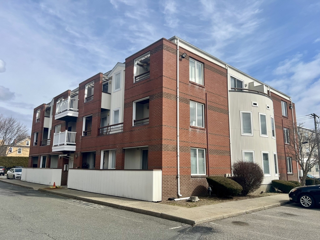 2 bed, 2 bath apartment for rent at 17 Margin St Unit 13, Lynn — photo 1 of 20