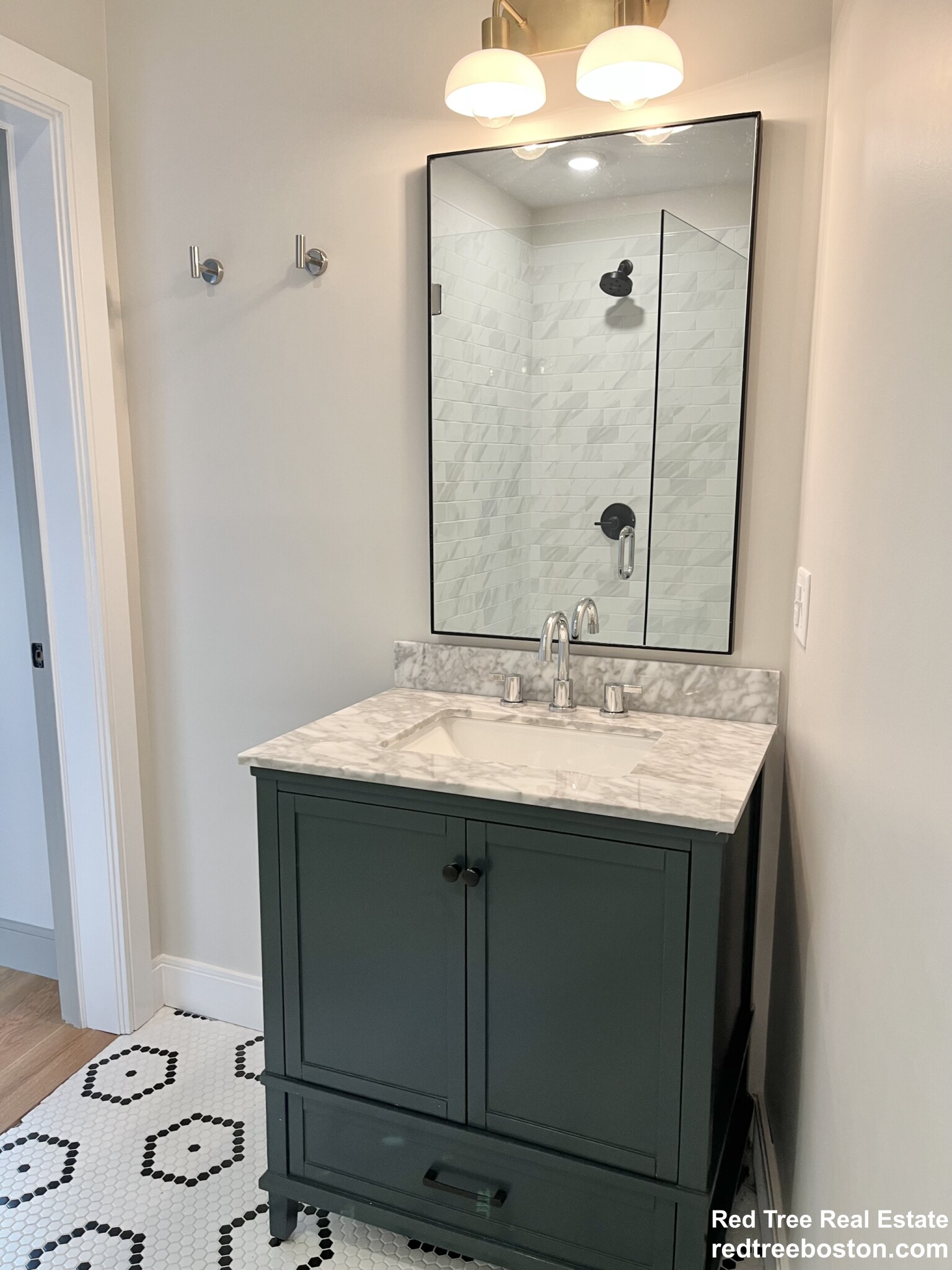 3 bed, 2 bath apartment for rent at 17 Maywood St Unit 2, Roxbury — photo 4 of 6