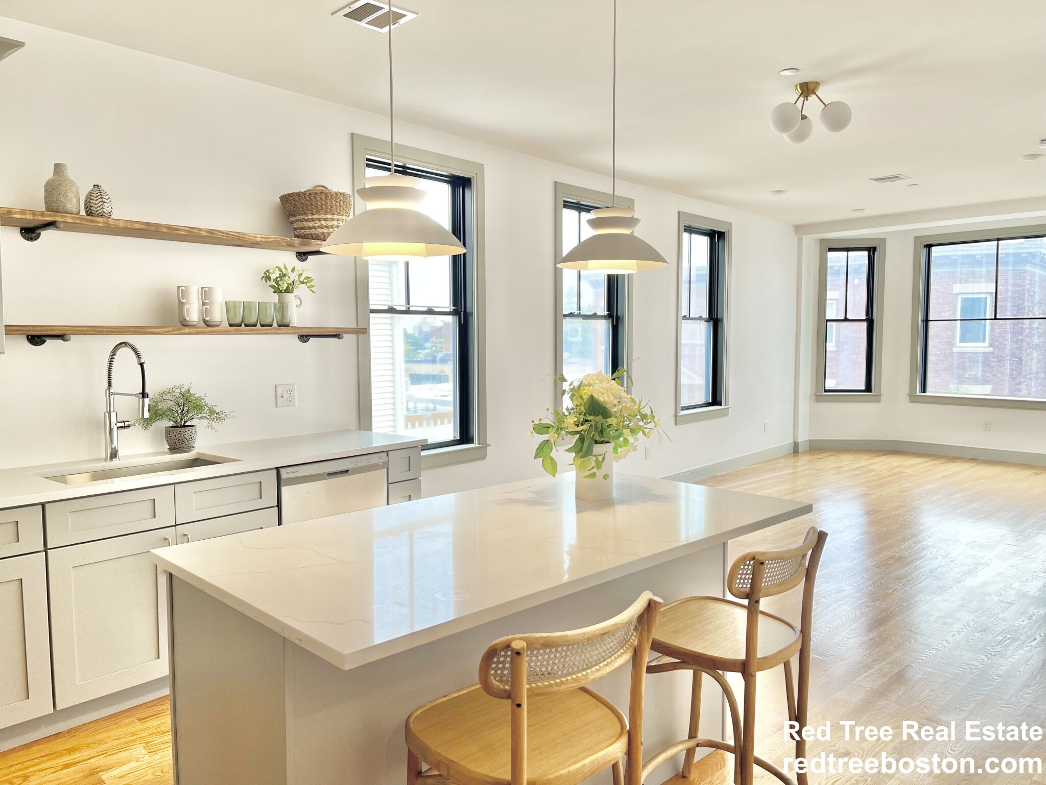 3 bed, 2 bath apartment for rent at 17 Maywood St Unit 2, Roxbury — photo 2 of 6
