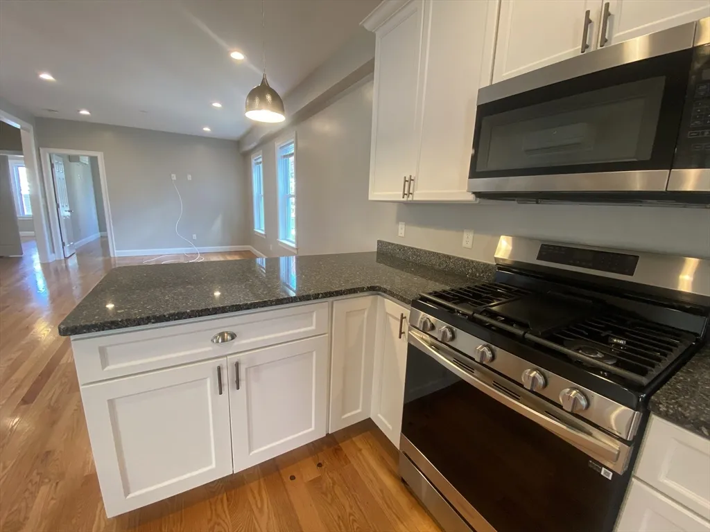 3 bed, 2 bath apartment for rent at 17 Maywood St Unit 3, Roxbury — photo 7 of 18