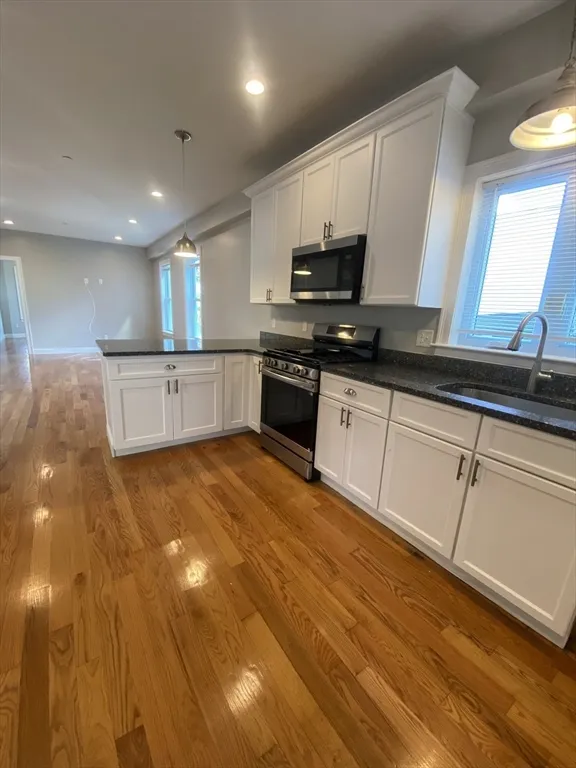 3 bed, 2 bath apartment for rent at 17 Maywood St Unit 3, Roxbury — photo 9 of 18