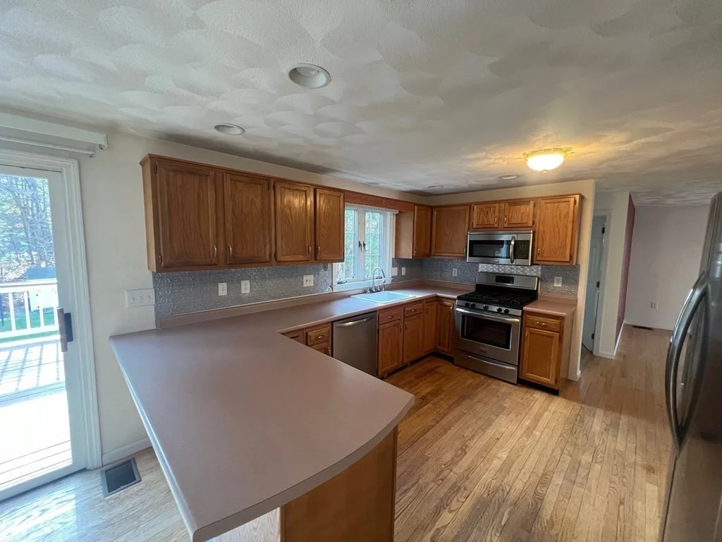 3 bed, 2 bath apartment for rent at 17 Millers Farm Rd, Billerica — photo 5 of 23