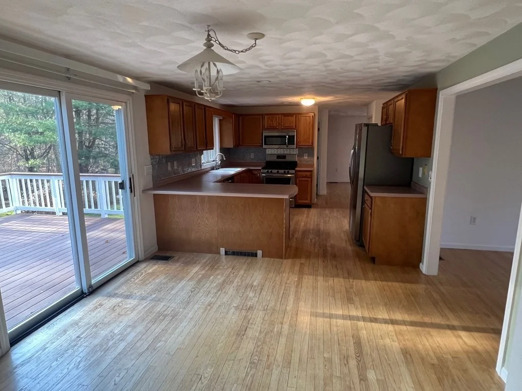 3 bed, 2 bath apartment for rent at 17 Millers Farm Rd, Billerica — photo 6 of 23