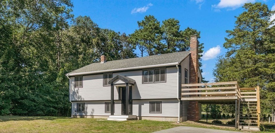 4 bed, 2 bath apartment for rent at 17 Minuteman Ln, Plymouth — photo 1 of 11