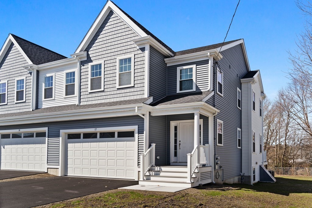 3 bed, 2 bath apartment for rent at 17 Monroe St Unit 17, Norwood