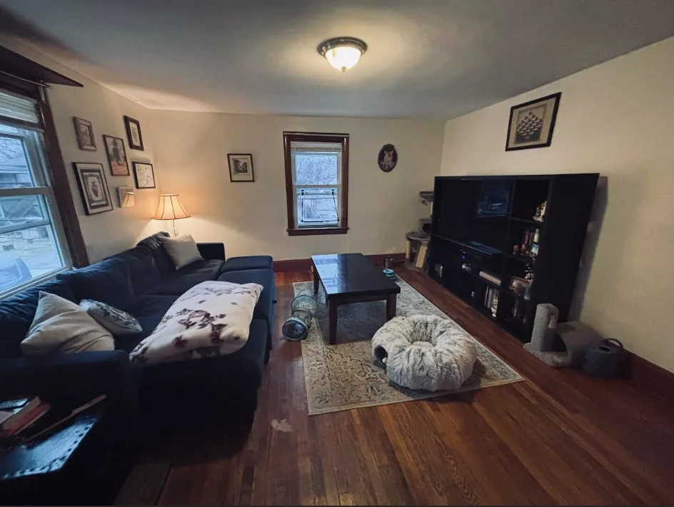 3 bed, 1 bath apartment for rent at 17 Montgomery St Unit 2, North Cambridge — photo 1 of 16