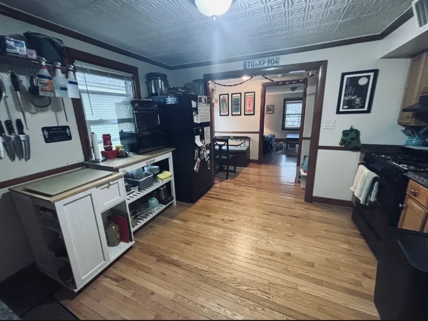 3 bed, 1 bath apartment for rent at 17 Montgomery St Unit 2, North Cambridge — photo 3 of 16