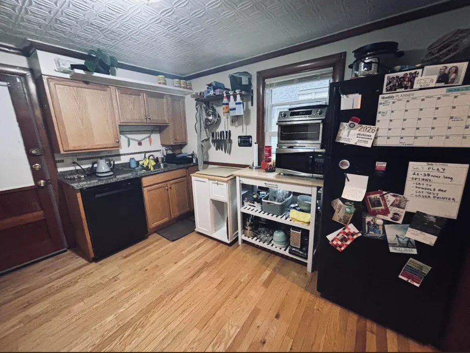 3 bed, 1 bath apartment for rent at 17 Montgomery St Unit 2, North Cambridge — photo 4 of 16