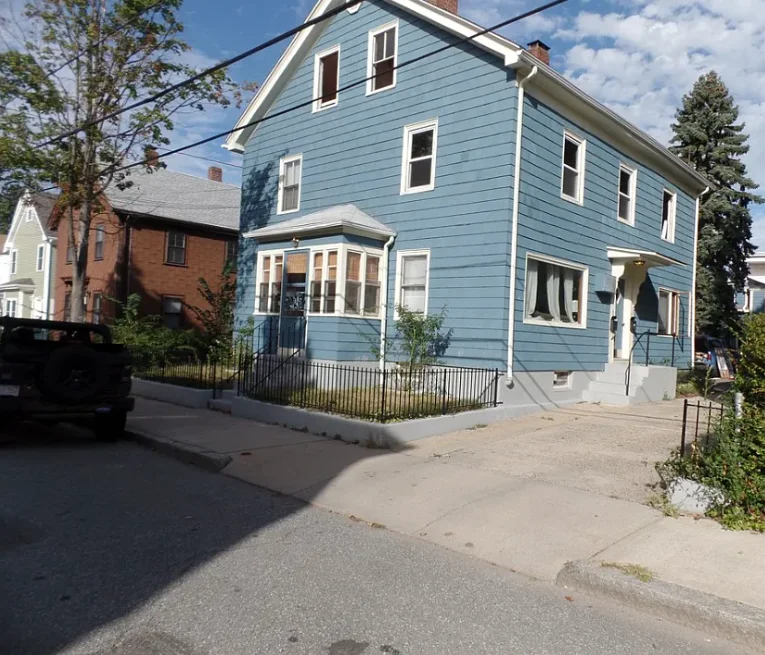 3 bed, 1 bath apartment for rent at 17 Montgomery St Unit 2, North Cambridge — photo 16 of 16