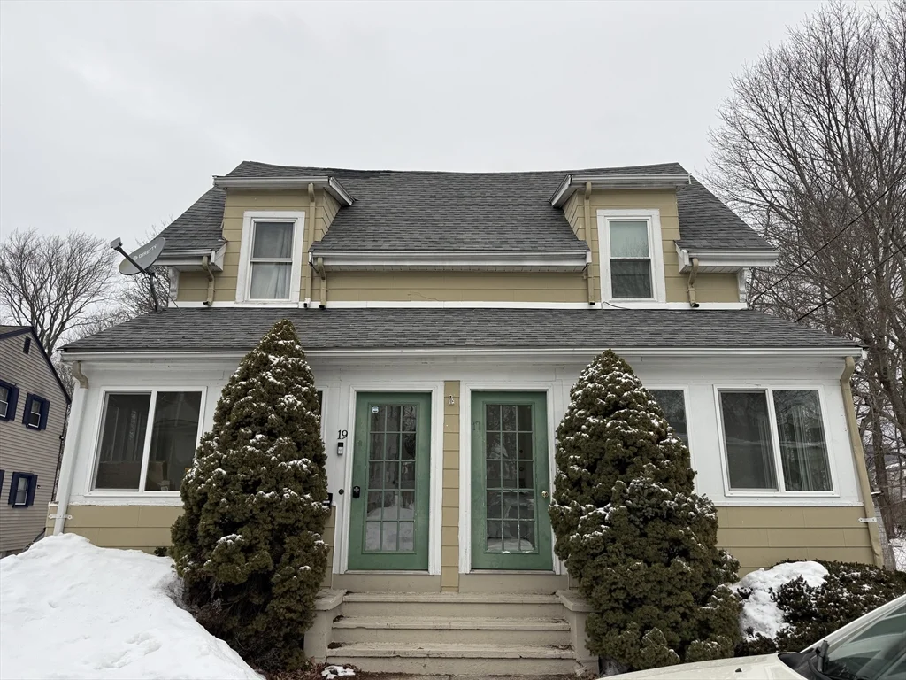 2 bed, 1 bath apartment for rent at 17 Moraine Pl Unit 17, Brockton — photo 1 of 15