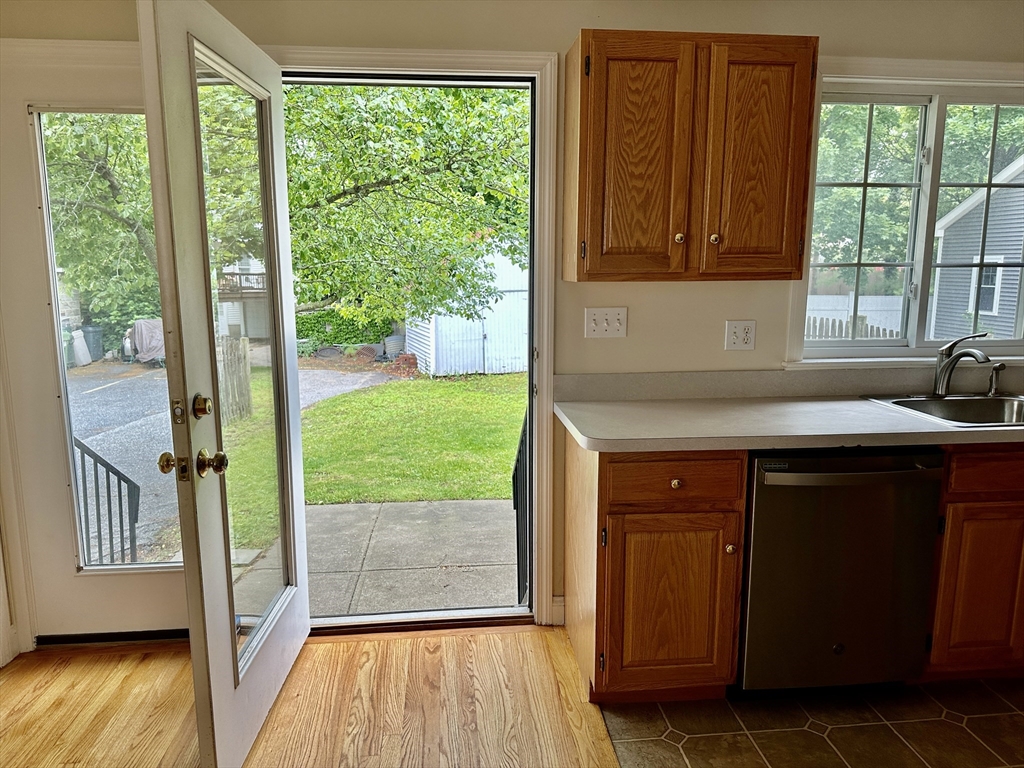 3 bed, 2 bath apartment for rent at 17 Myrtle St Unit 17, Watertown — photo 6 of 11