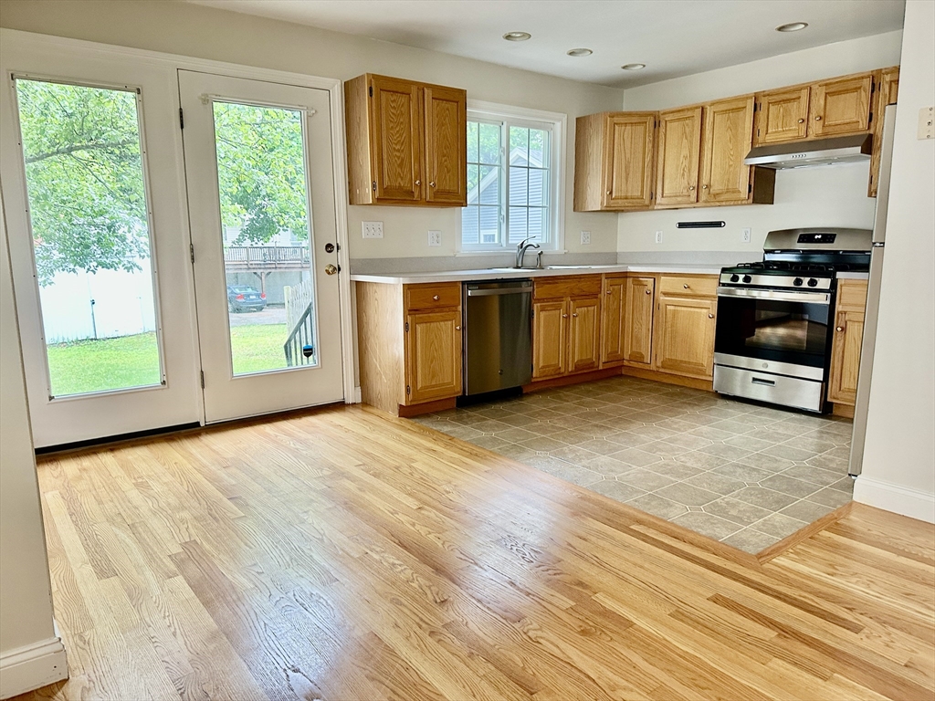 3 bed, 2 bath apartment for rent at 17 Myrtle St Unit 17, Watertown — photo 3 of 11