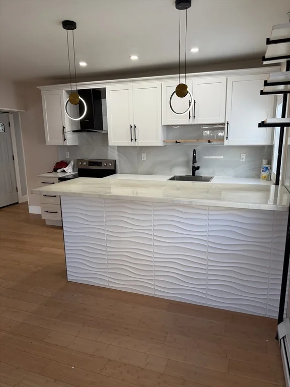 4 bed, 2 bath apartment for rent at 17 Nichols St Unit 1, Haverhill — photo 1 of 24