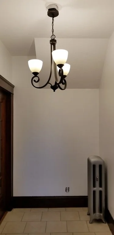 3 bed, 1 bath apartment for rent at 17 North Woodford St Unit 1, Worcester — photo 3 of 15